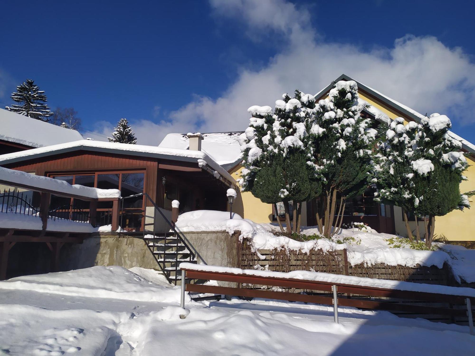Ubytovani U Bohouse Jilemnice Exterior photo